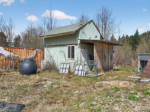 5th image of 210 Bellicum Road