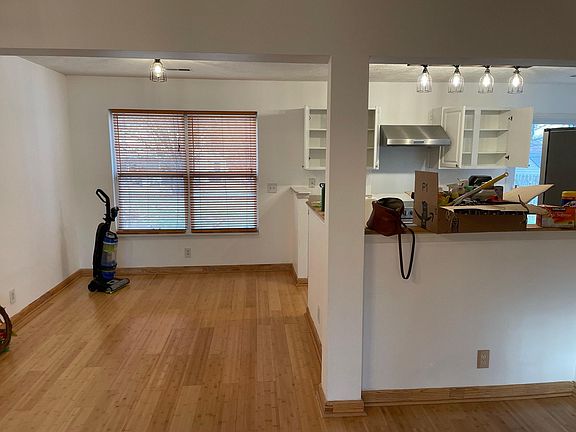 5th image of 2429 Pleasant Springs Ln