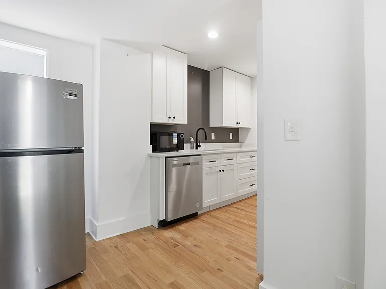186 Hurt St NE #D1 — Photo 12