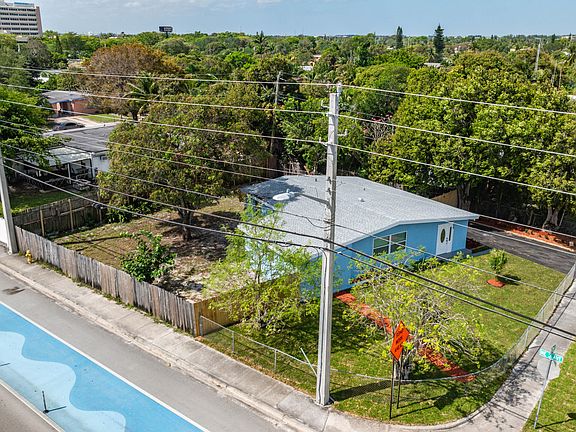 4th image of 284 NE 41st Street