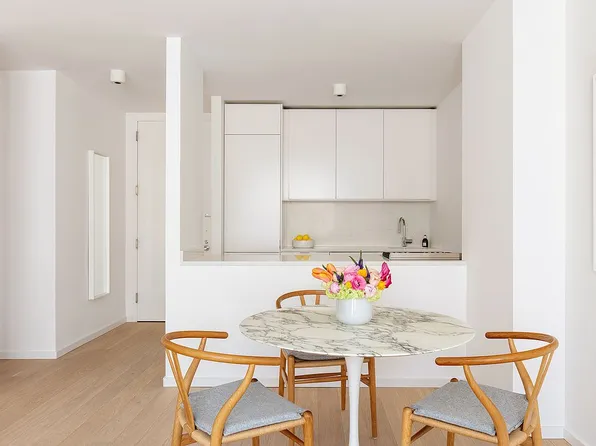 21 S End Ave APT 623, New York, NY 10280