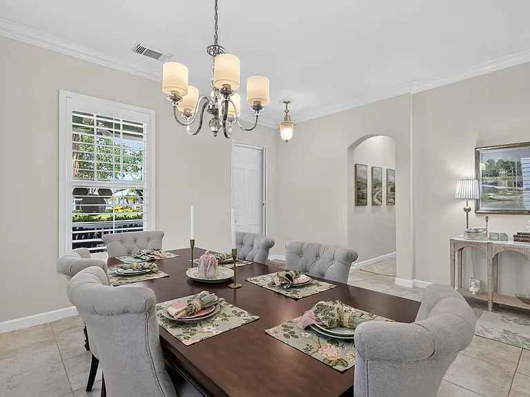 10542 SW Westlawn Blvd — Photo 11