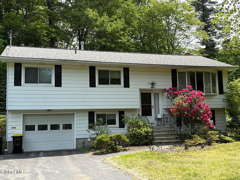 2nd image of 676 Pearse Road