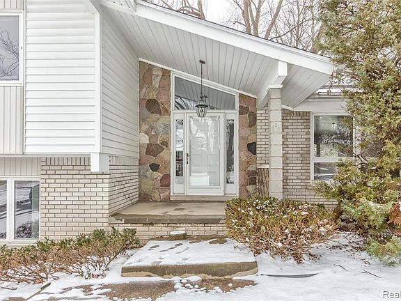 3rd image of 5356 Pocono Dr