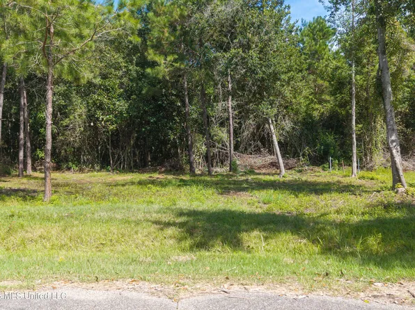 5030 Evelyn Pl, Bay Saint Louis, MS 39520