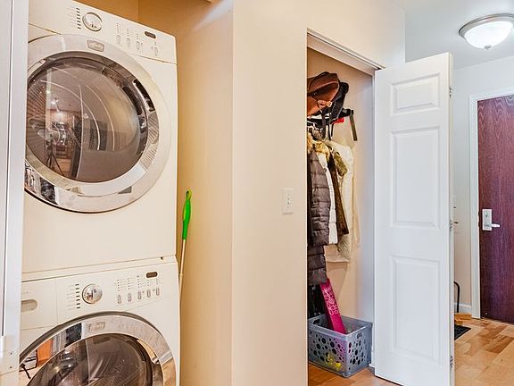 5th image of 1400 S Michigan Ave APT 1606