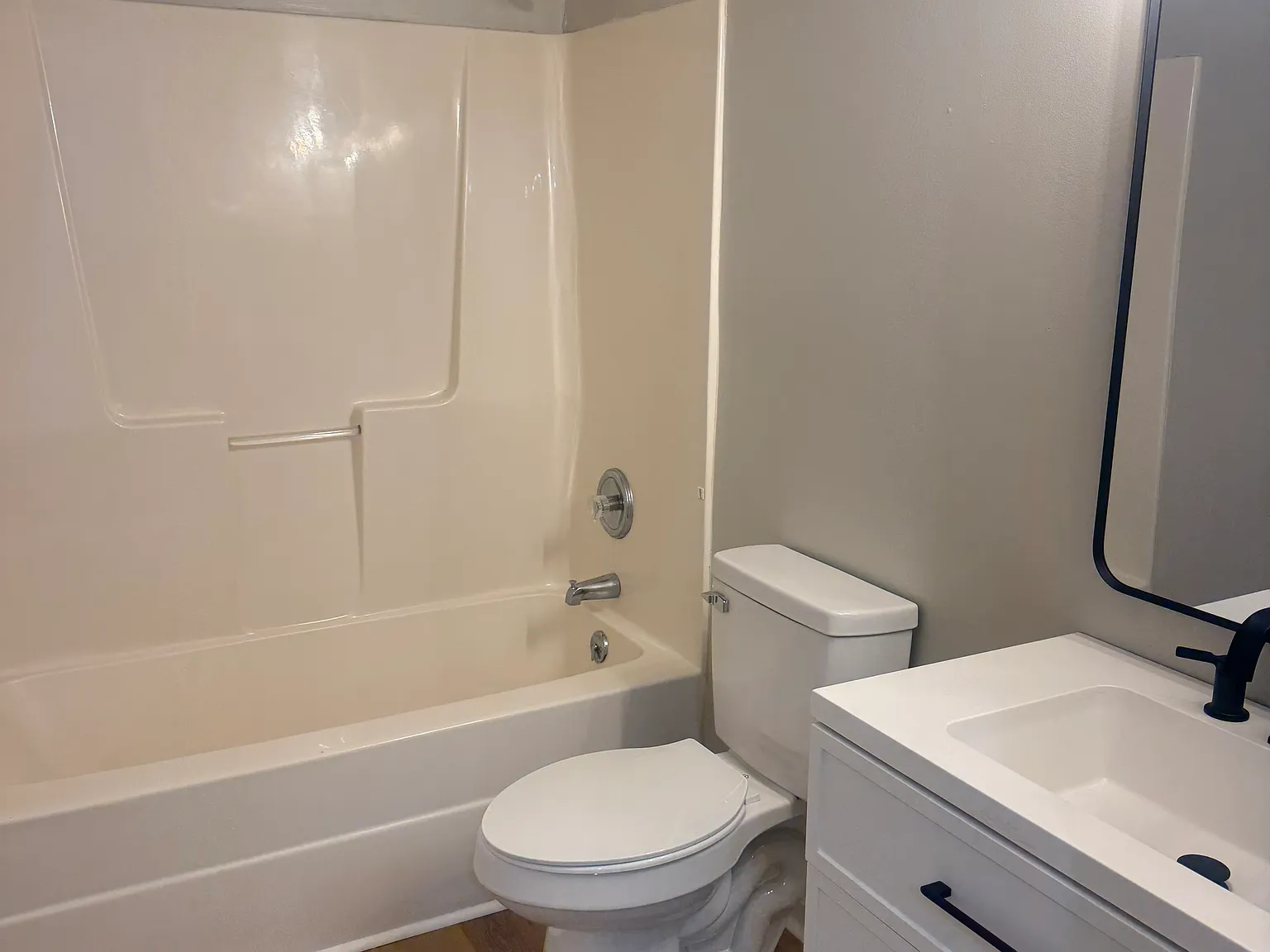 2 bed, 1.5 bath, 1000 sqft, $1,200 — Photo 4