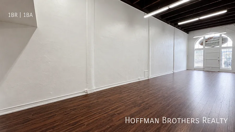 1688 W Adams Blvd Los Angeles, CA 90007 — Photo 3