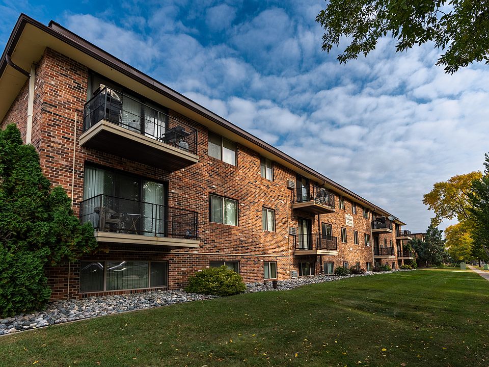 Fargo, ND Emerald Apartments | Exterior
