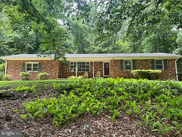 1st image of 6406 White Oak Ct