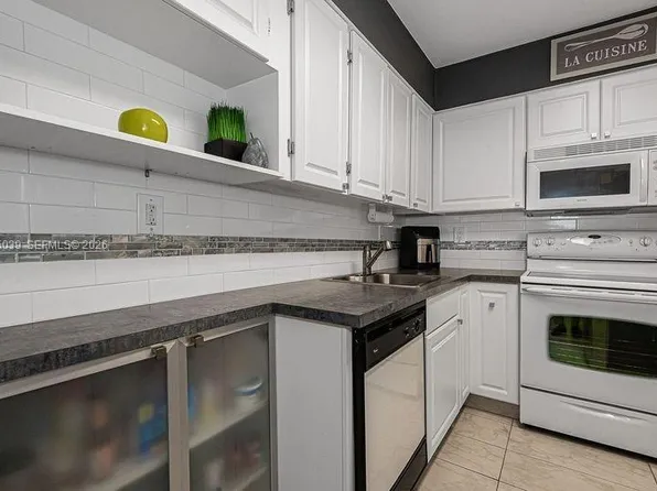 17800 Atlantic Blvd APT 203, Sunny Isles Beach, FL 33160