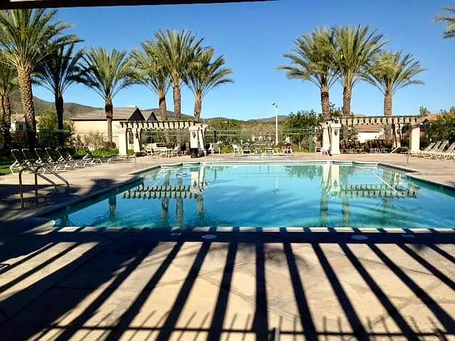 3 bed, 2.5 bath, 1705 sqft, $4,150 — Photo 4