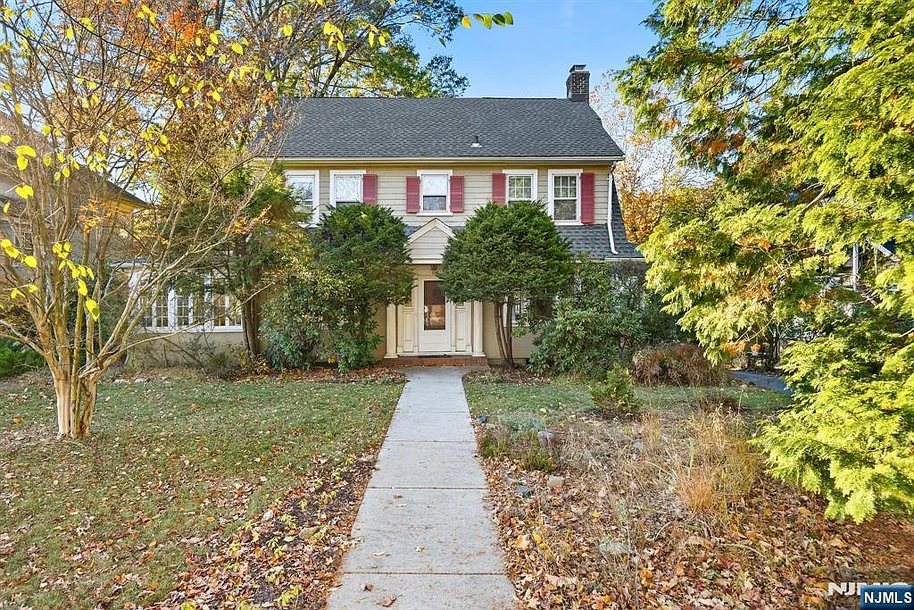 138 Knickerbocker Rd photo 1