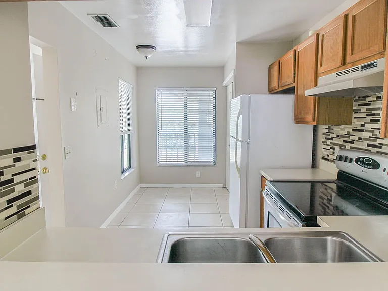 9442 Torrington Ave #9442 — Photo 7