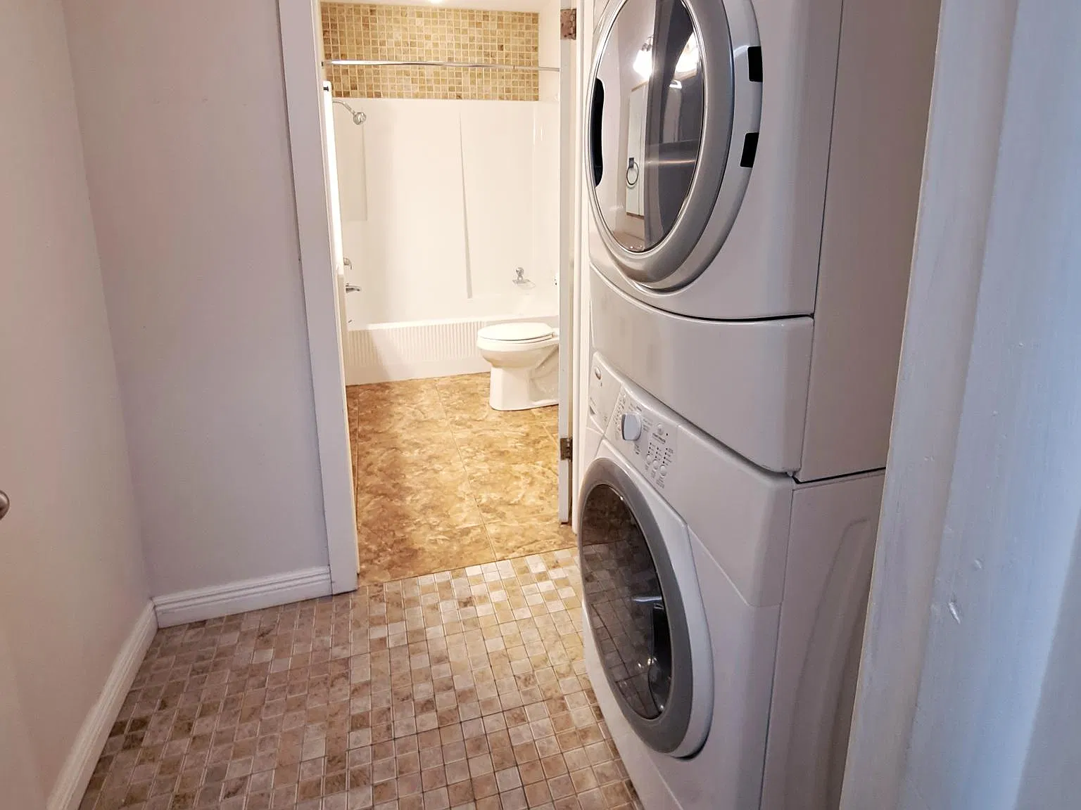 2 bed, 1250 sqft, $750 — Photo 4