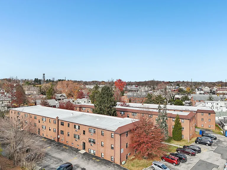 Springfield Green Apartments — Photo 9