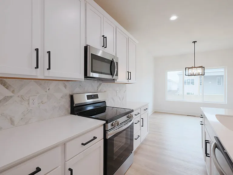 8620 S 50th Ct — Photo 10
