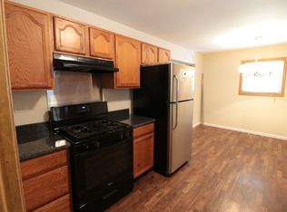 210 Fairmont Ave, Lockport, IL 60441