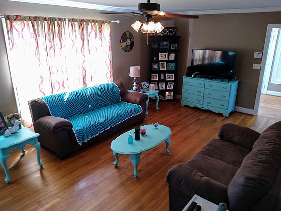 2nd image of 2514 Hackberry Ln