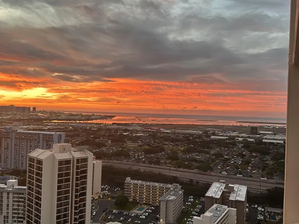 990 Ala Nanala St APT 37A, Honolulu, HI 96818