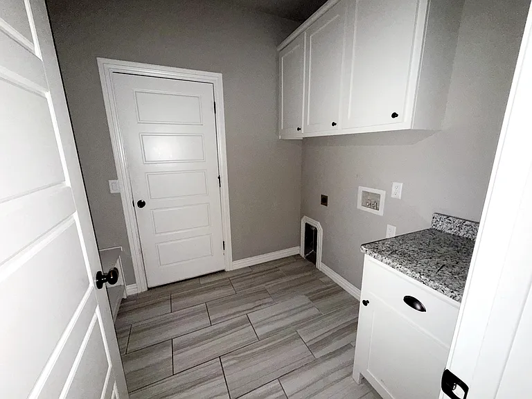 3200 SW Satinwood Ave — Photo 2