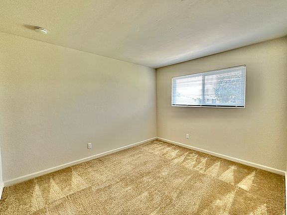 5th image of 610 Grand Fir Ave APT 16