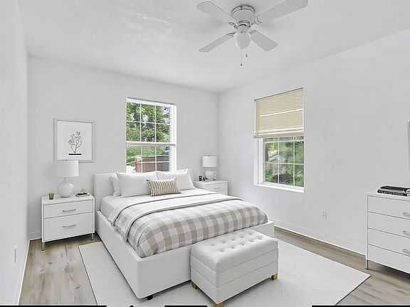 3rd image of 1723 Oak Knoll Dr APT 1