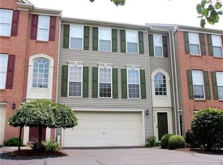 938 Royal Ct, Canonsburg, PA 15317