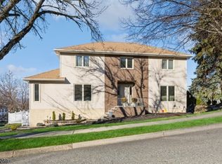 8 Weston Pl, Woodland Park, NJ 07424