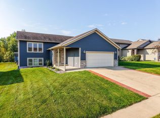 302 Luella Pl NE, Stewartville, MN 55976