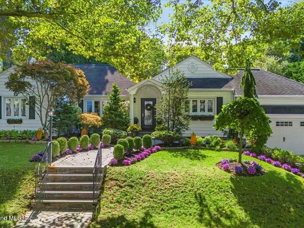 48 Grymes Hill Rd, Staten Island, NY 10301