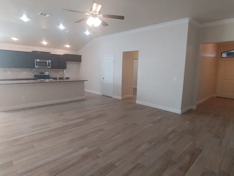 8901 Witmer Ct — Photo 10