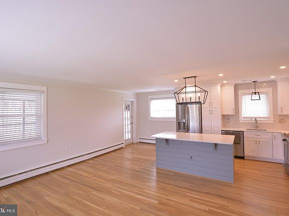3rd image of 3817 Ren Rd