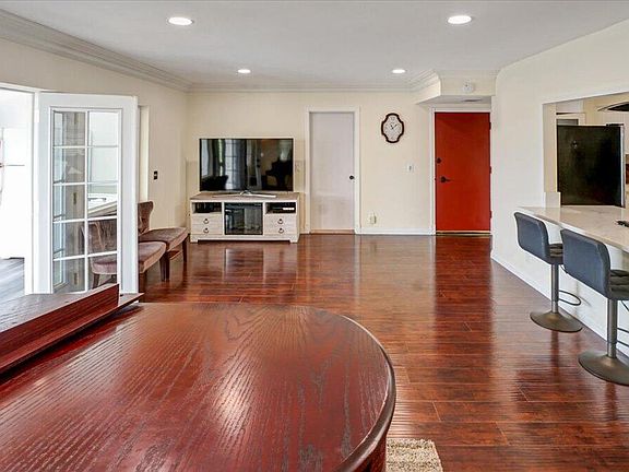 4th image of 2102 La Canada Crest Dr APT A