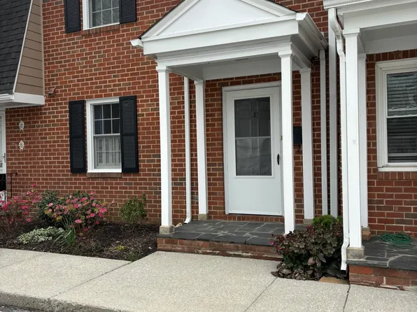 212 Academy St APT 3, Salem, VA 24153