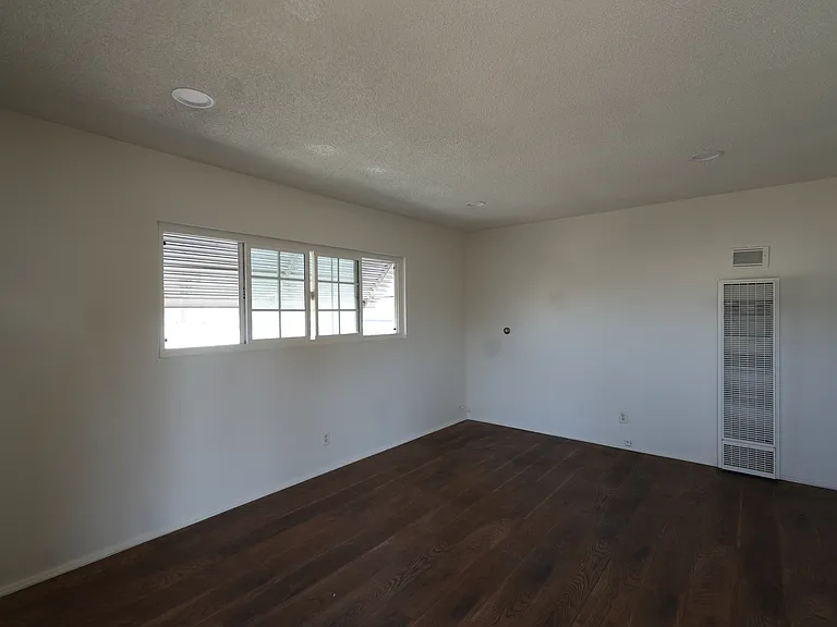201 Grandview Dr #205-1/2 — Photo 3