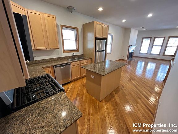 4th image of 1319 W Belmont Ave #1B