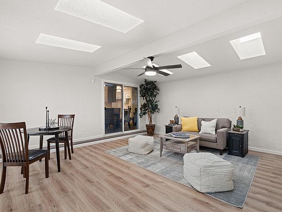3rd image of 1218 Alvarado Dr NE