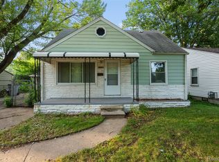 1035 E Madge Ave, Hazel Park, MI 48030