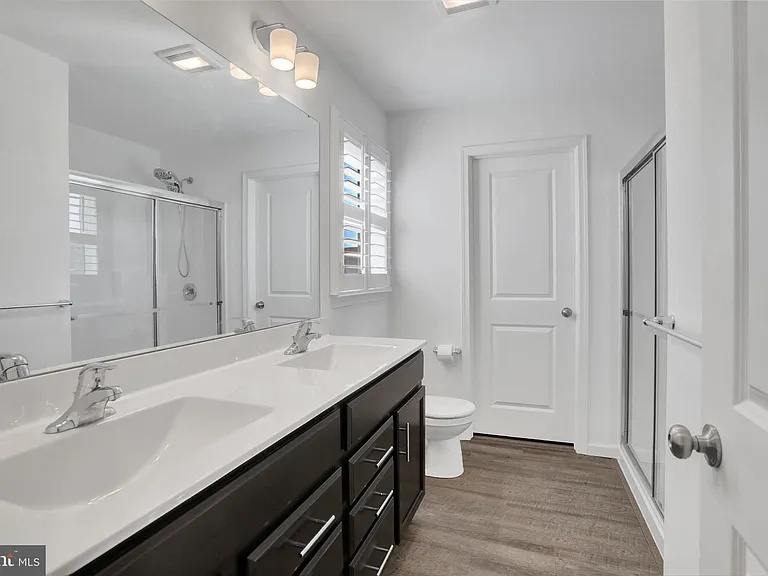 28 Long Bend Dr — Photo 19