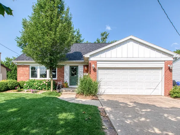 2017 Chesaning Dr SE, Grand Rapids, MI 49506
