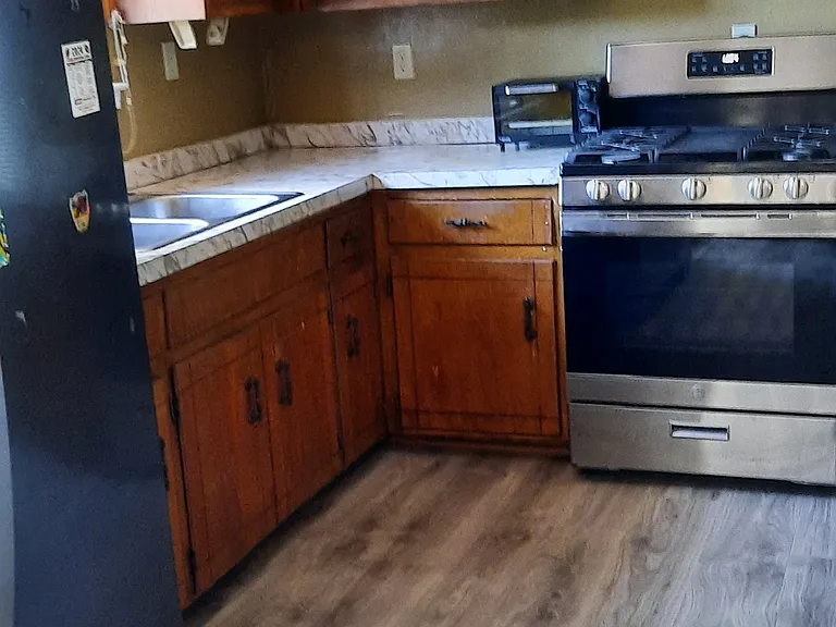 1569 Meadow Ln — Photo 3