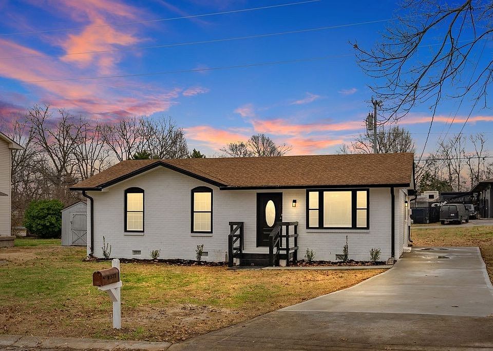 1st image of 532 Savely Dr