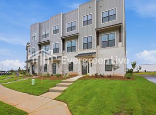 102 Prospect Ave, Perry, GA 31069