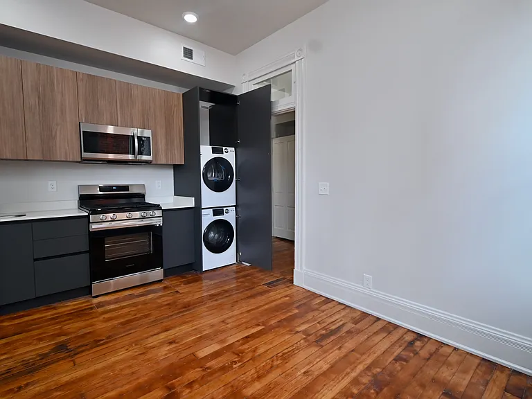 709 Columbia St #4 — Photo 11