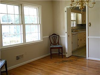 5th image of 107 Oldbury Dr