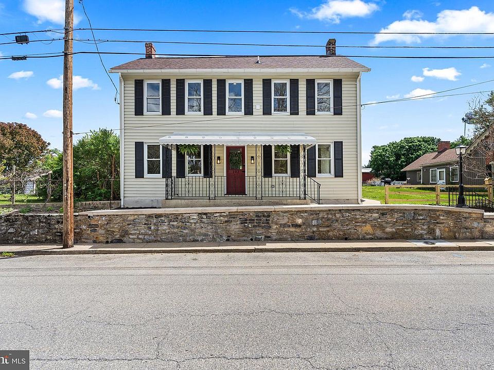 1st image of 102 W Antietam St