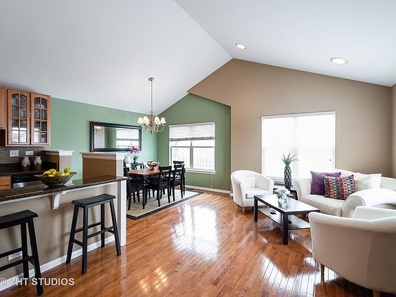 2nd image of 428 Pine Lake Cir