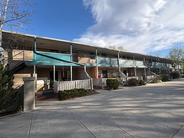 Park Lane Apartments — Photo 3
