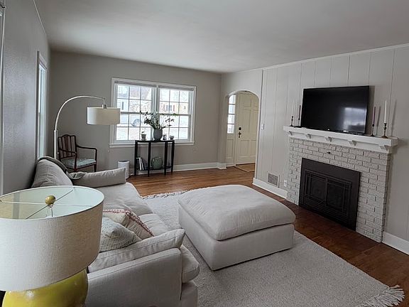 5th image of 2101 Campbell Rd #A